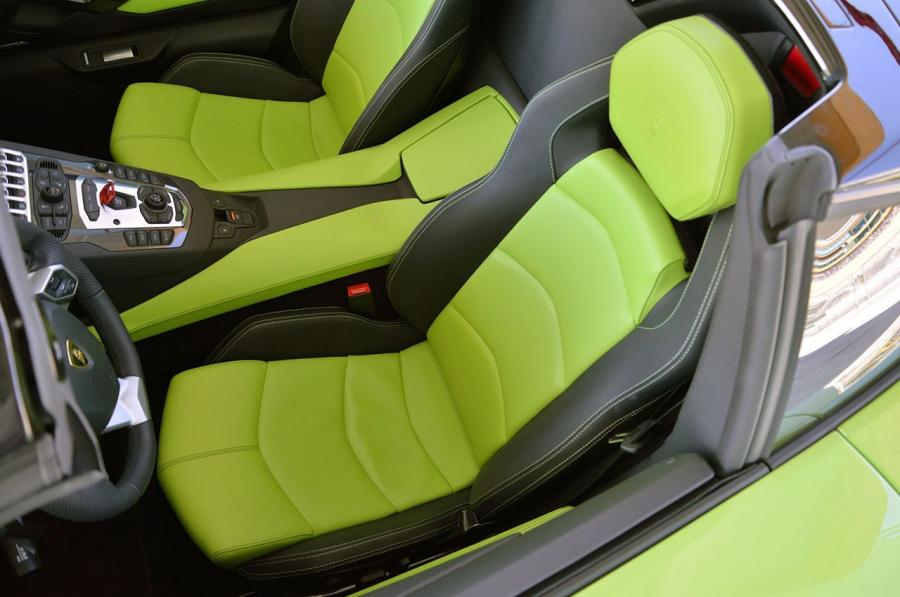  Lamborghini Aventador LP700-4 Roadster 2013 года  (фото 41 из 68)